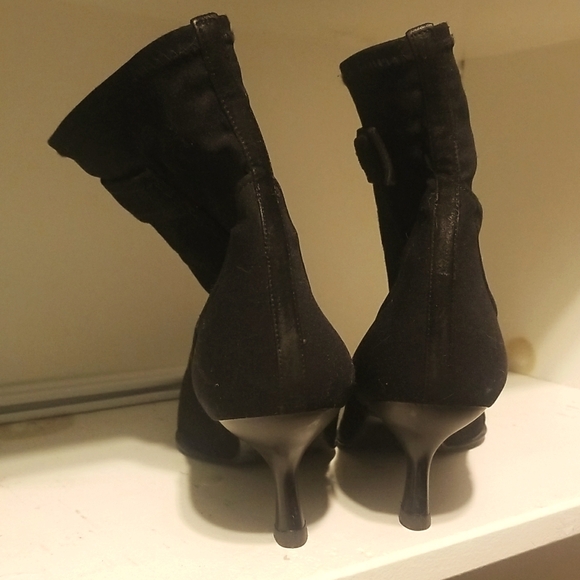 Adorable Stuart Weitzman Black Suede Sock Bootie 9.5 - Picture 3 of 6